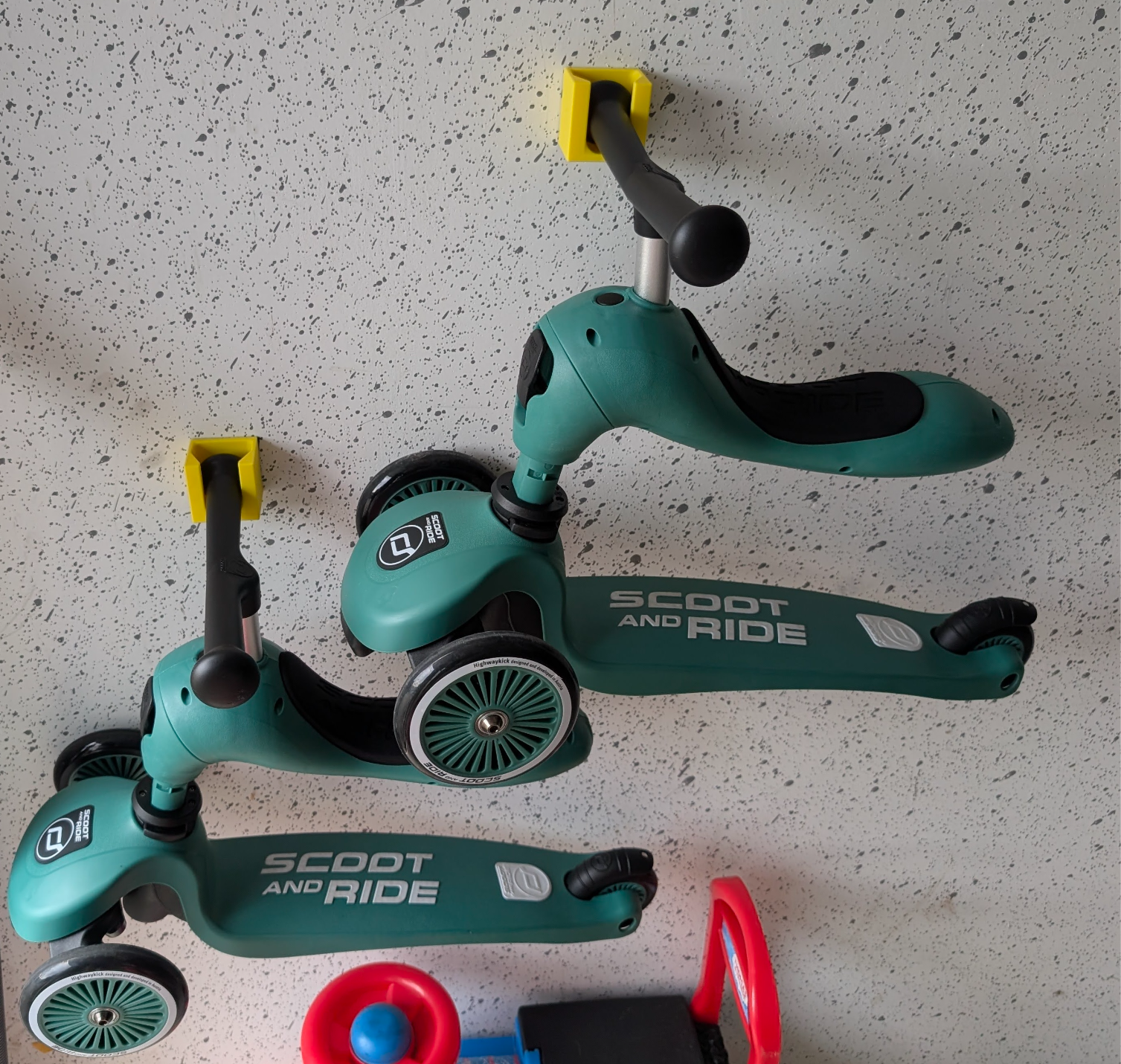 Scoot and Ride Highwaykick Wall Mount