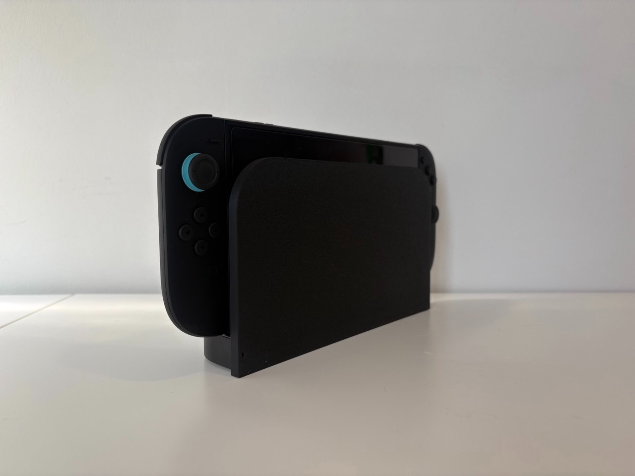 Switch 2 Dock – Clean Monocolor Plate