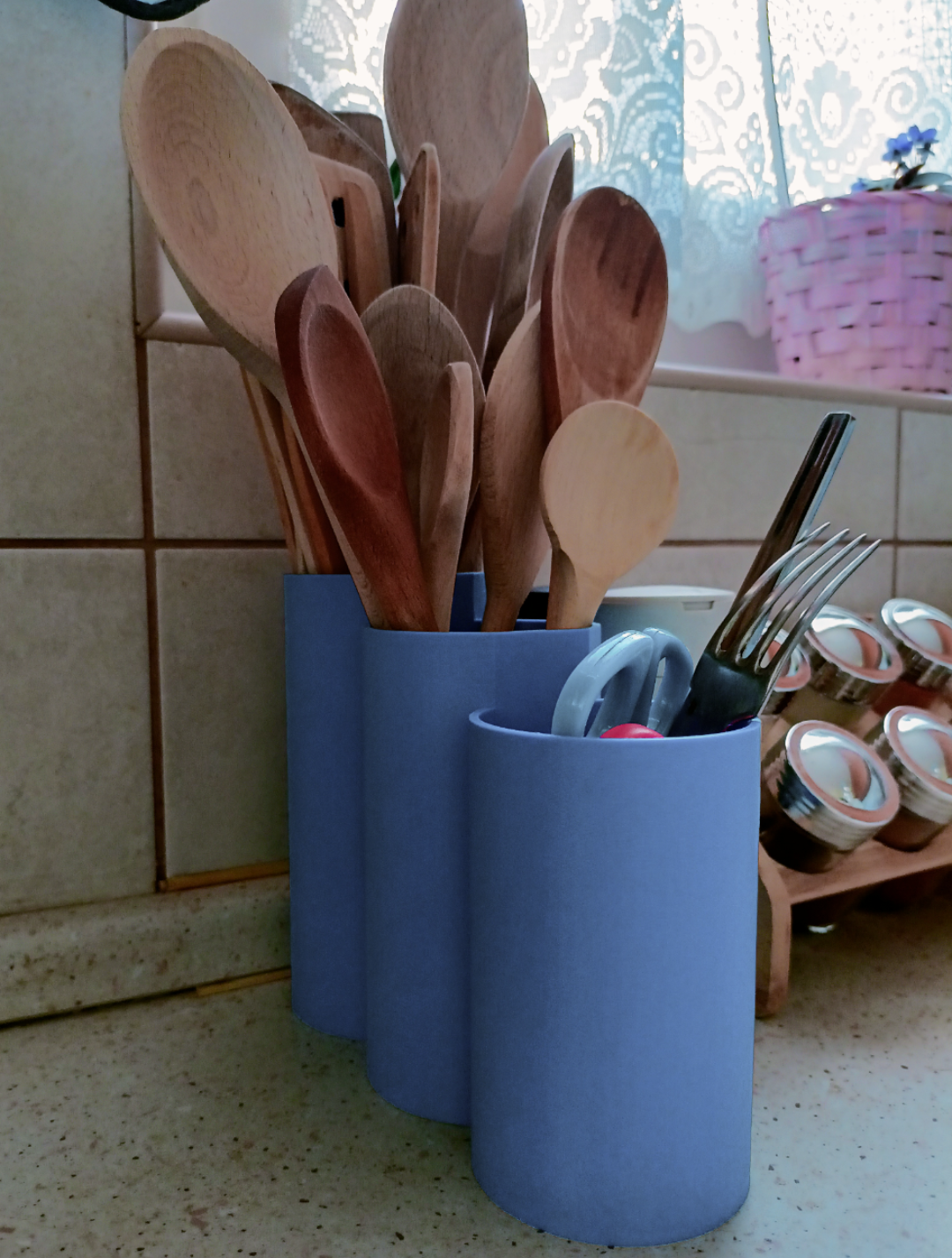 Kitchen tool holder