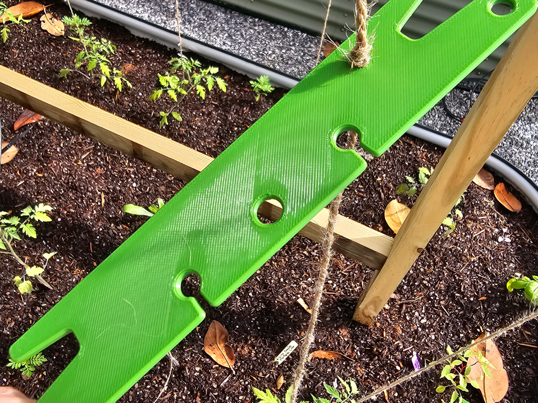 tomato support hooks. hanger for garden plants