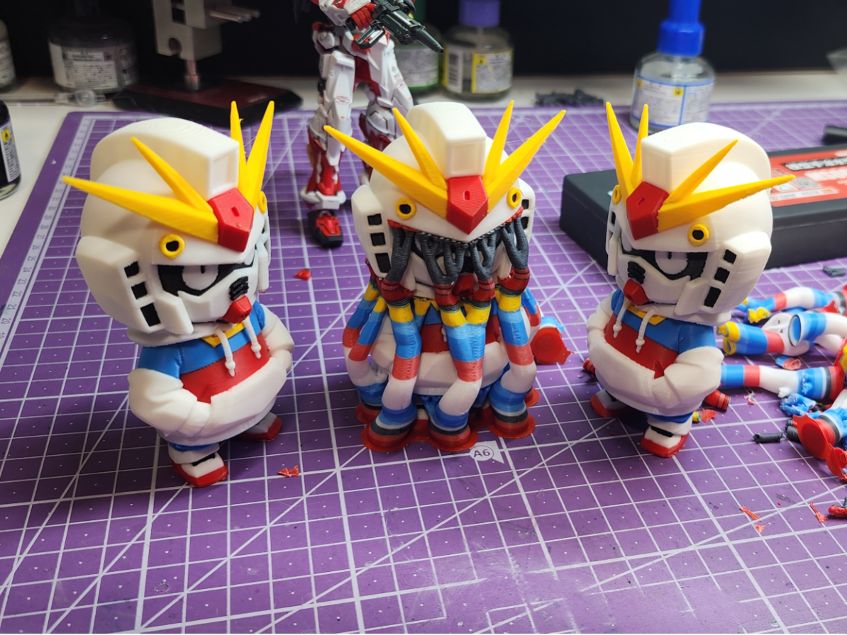Chibi RX-78 Streetwear Gundam – "Hoodie Mode"