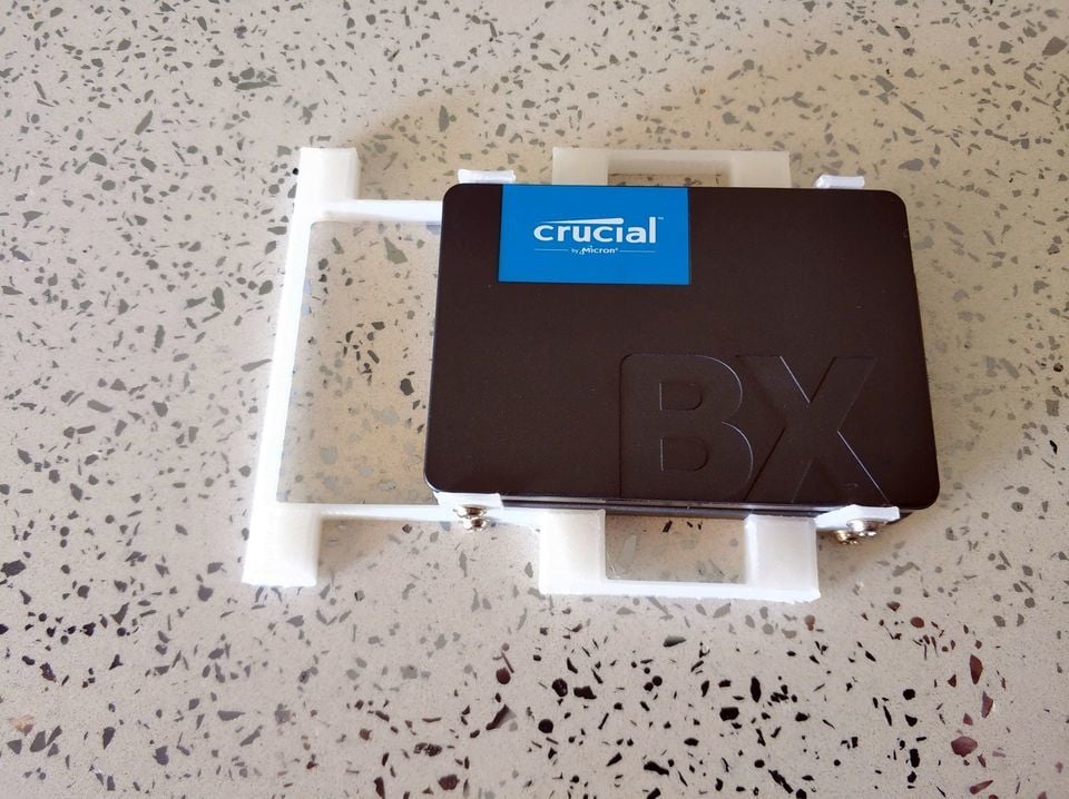Adattatore per dischi SSD