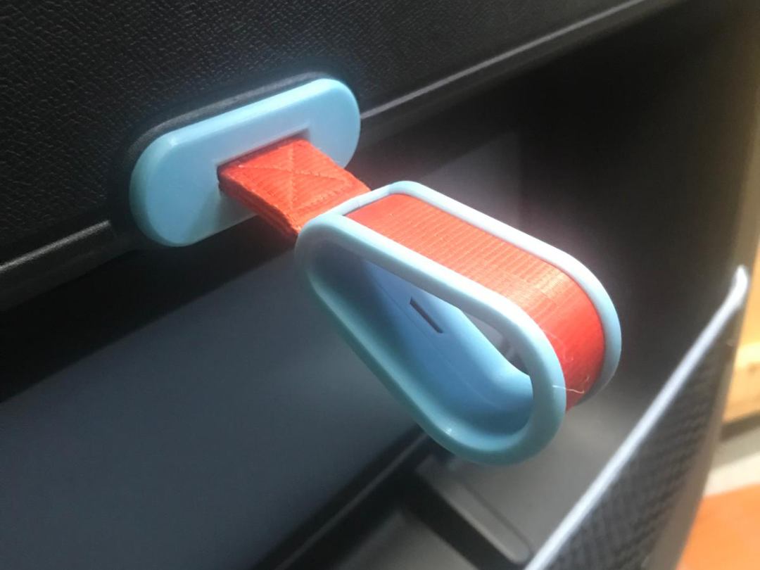 AMI CITROEN DOOR OPENER EYELET - FLUORESCENT