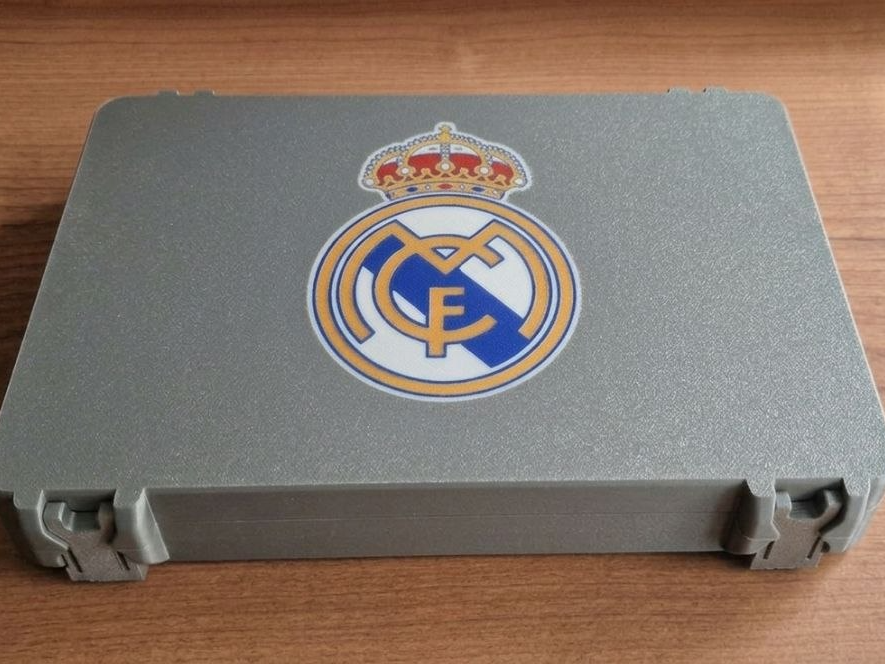 Caja con escudo Real Madrid