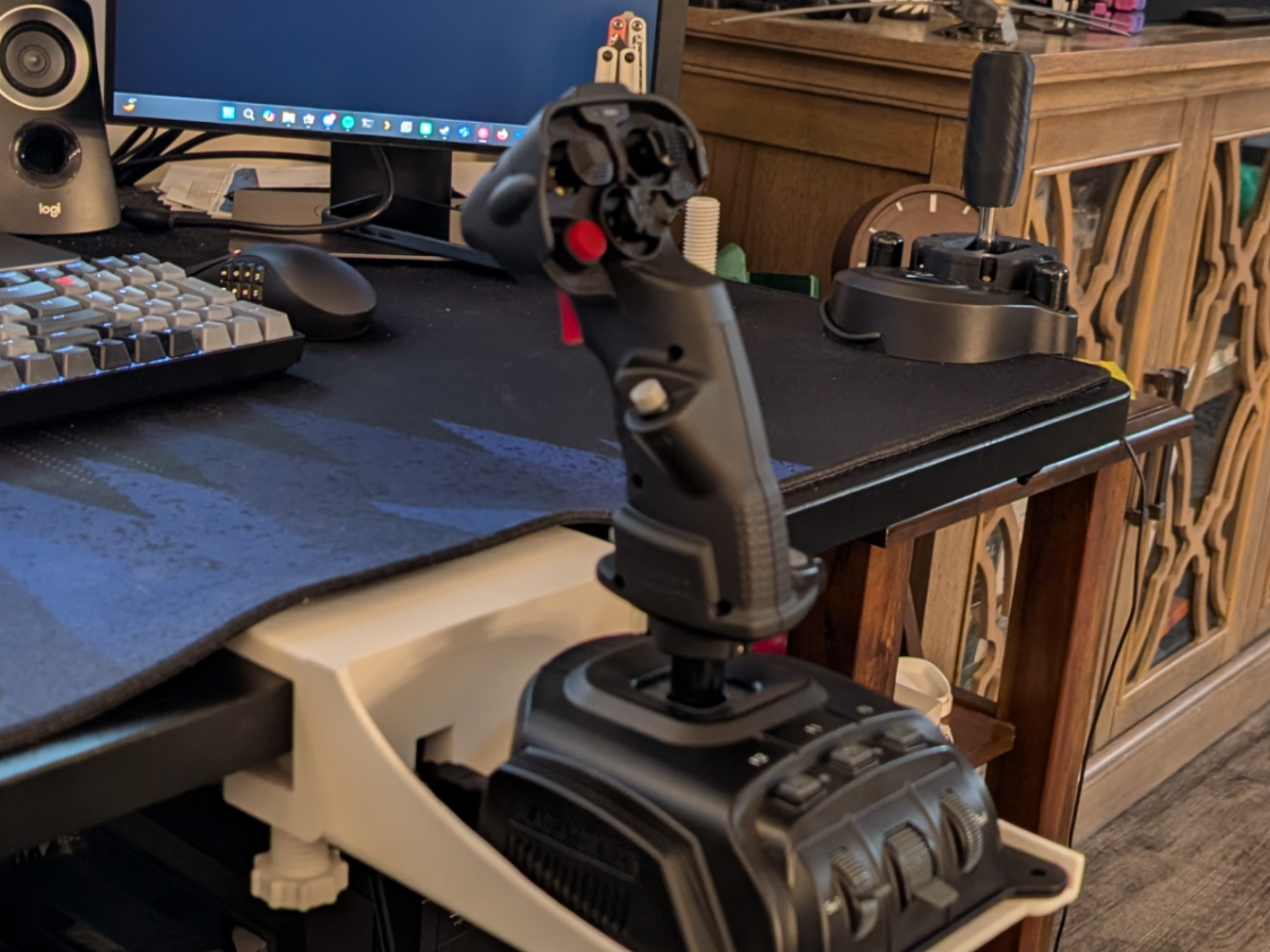 VKB Gladiator (HOTAS) Simple clamp desk mount
