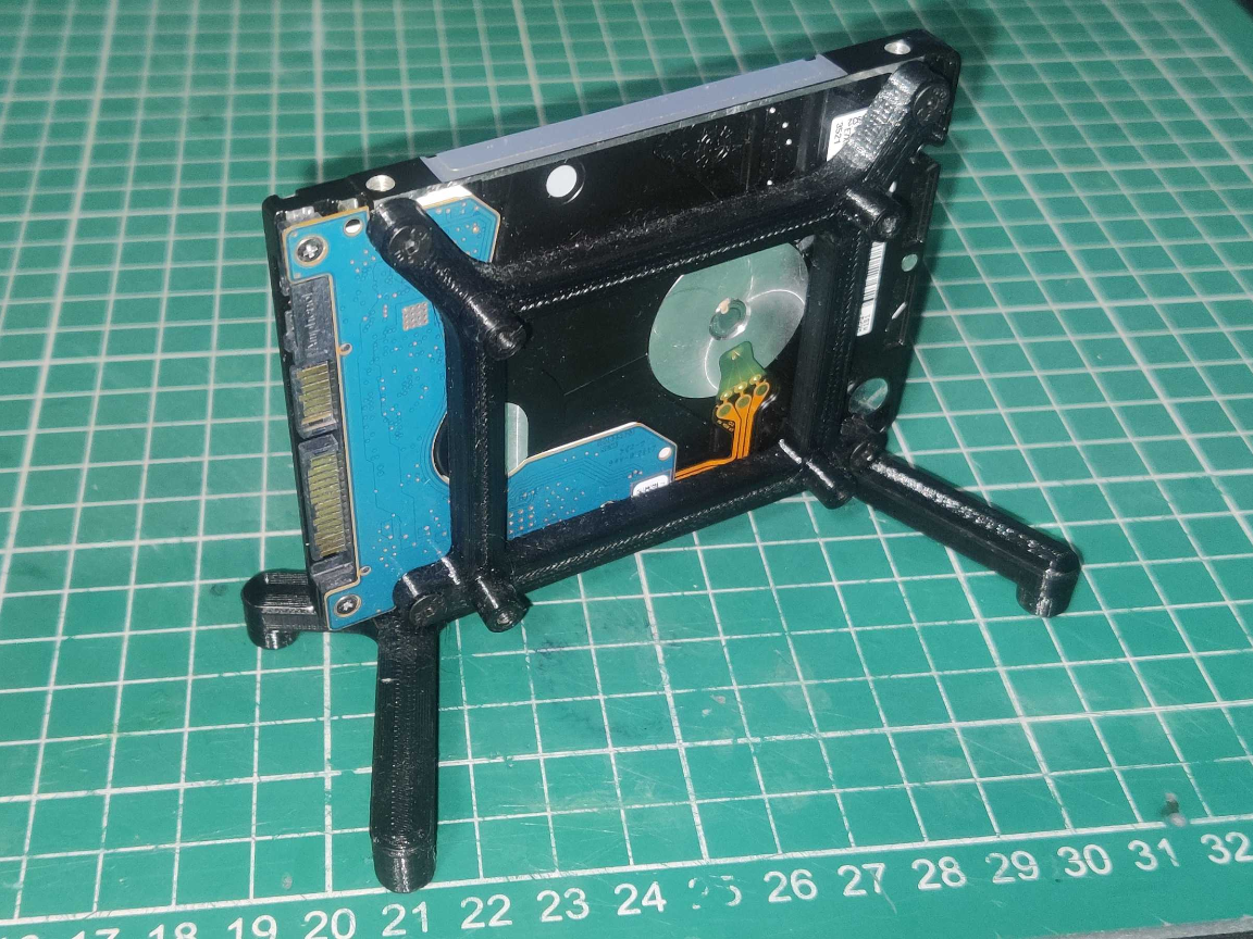 Raspberry Pi simple stand and 3.5" HDD / SSD Mount
