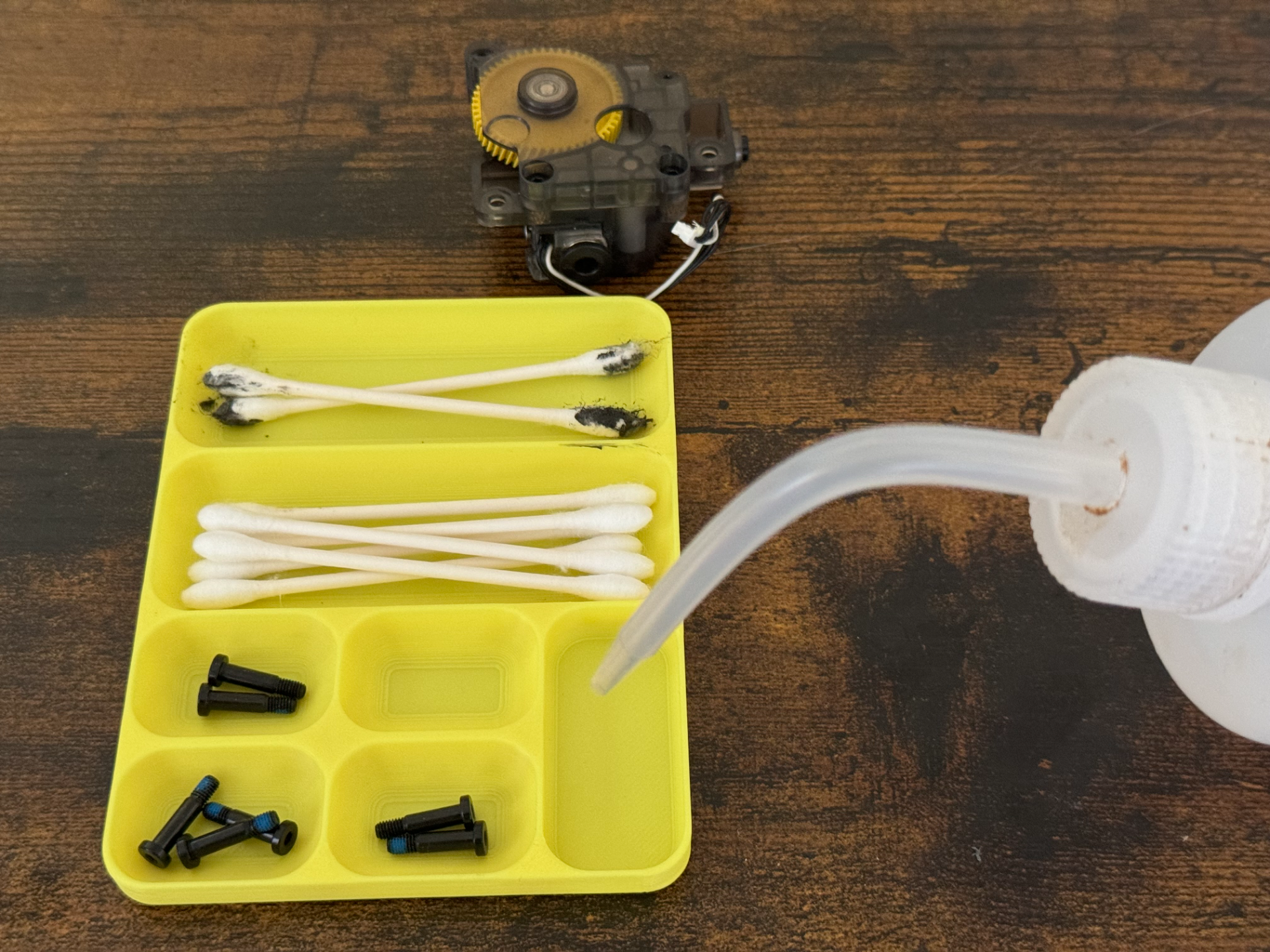 Extruder maintenance / organizing Tray