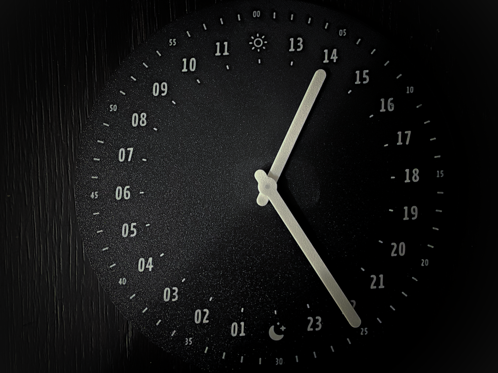 24-hour wall clock