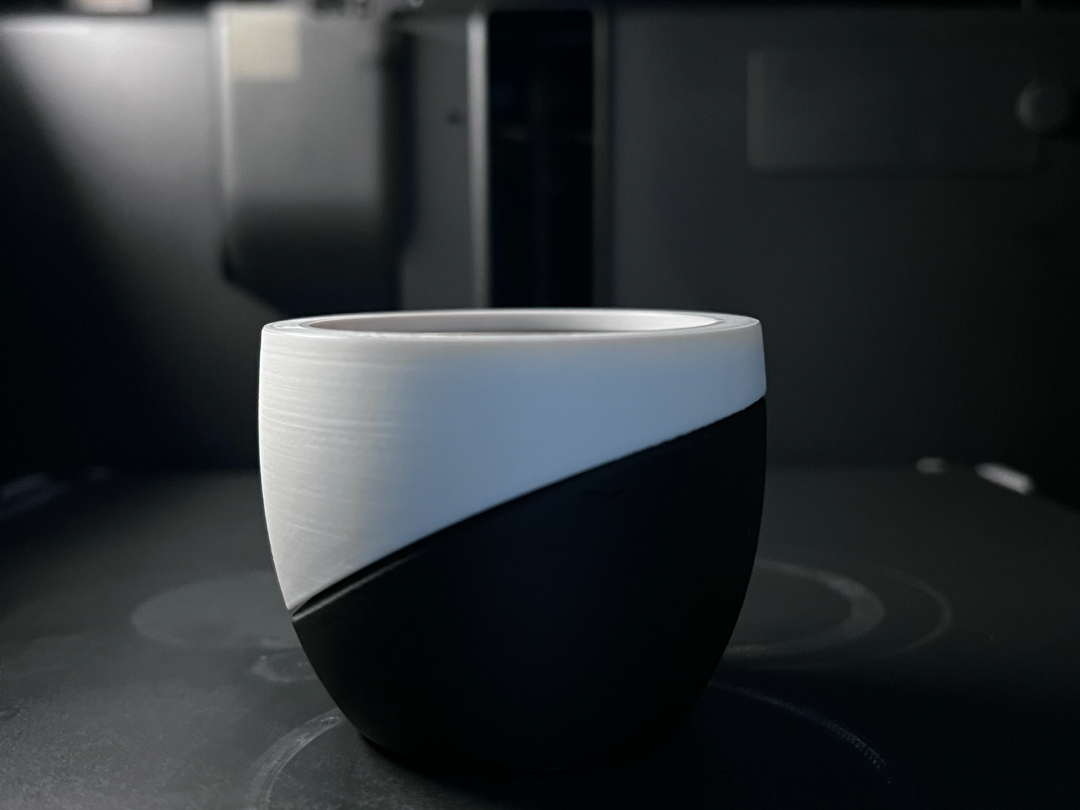Minimalist planter