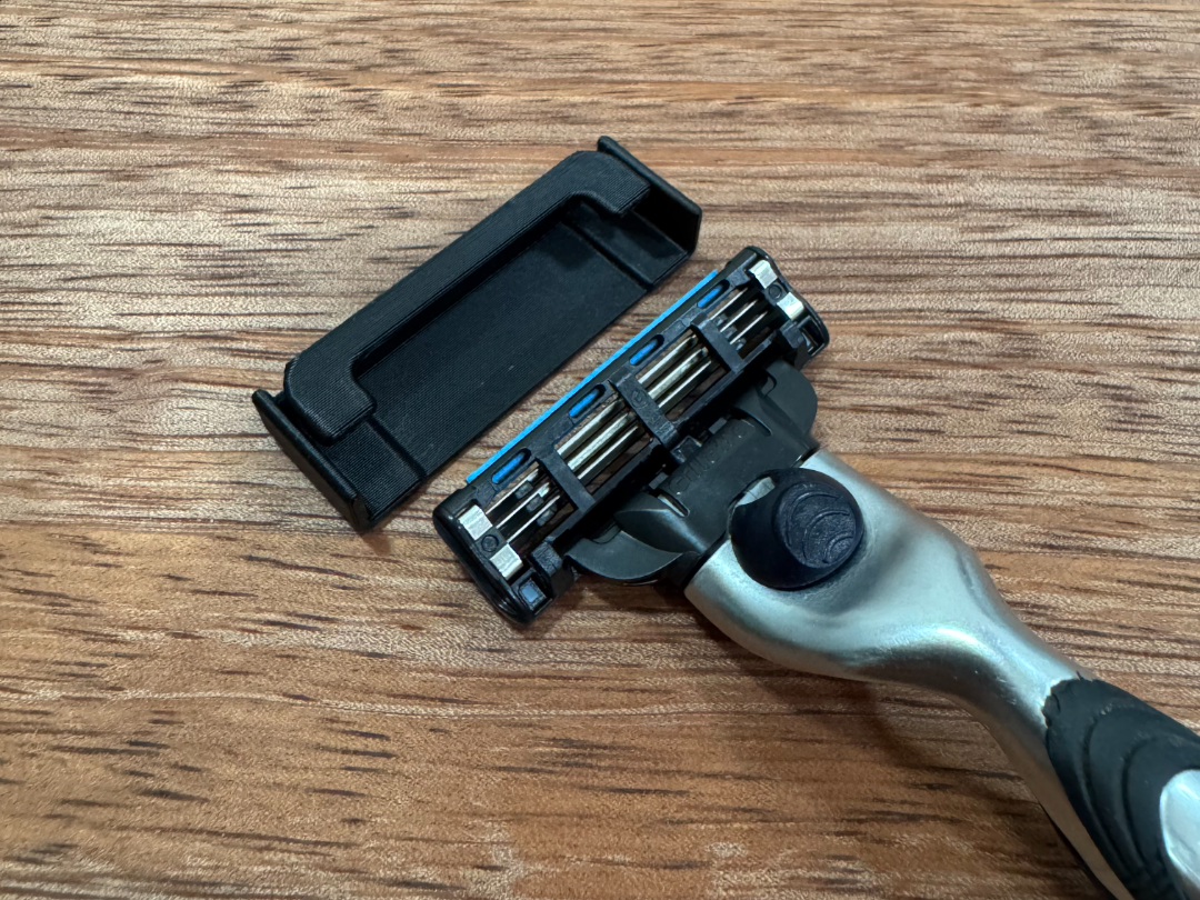 Slimmer Gillette Mach 3 cover + more precise fit