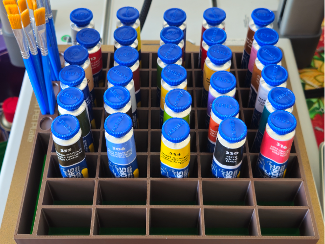 Base para bisnagas de tinta e pincéis