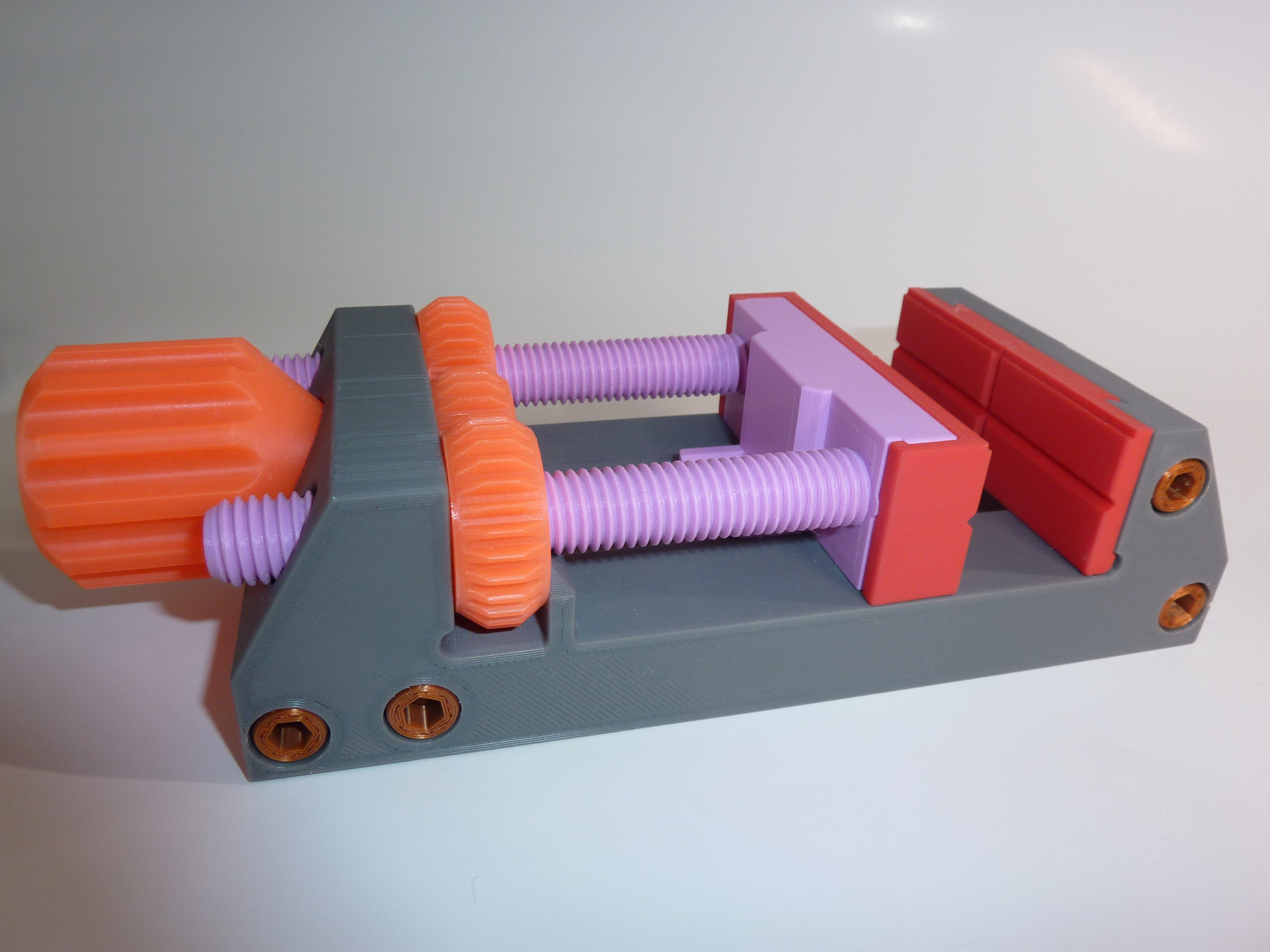 Machine vise With printed Bolt Holes