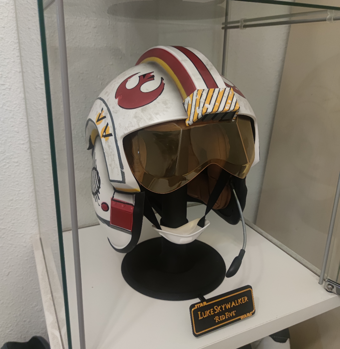 Hasbro Marvel & Black Series Helmet -Display Stand