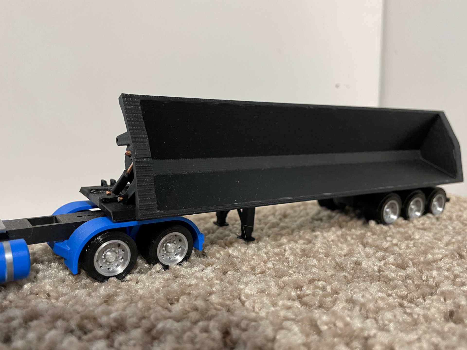 1/64 scale Side Dump