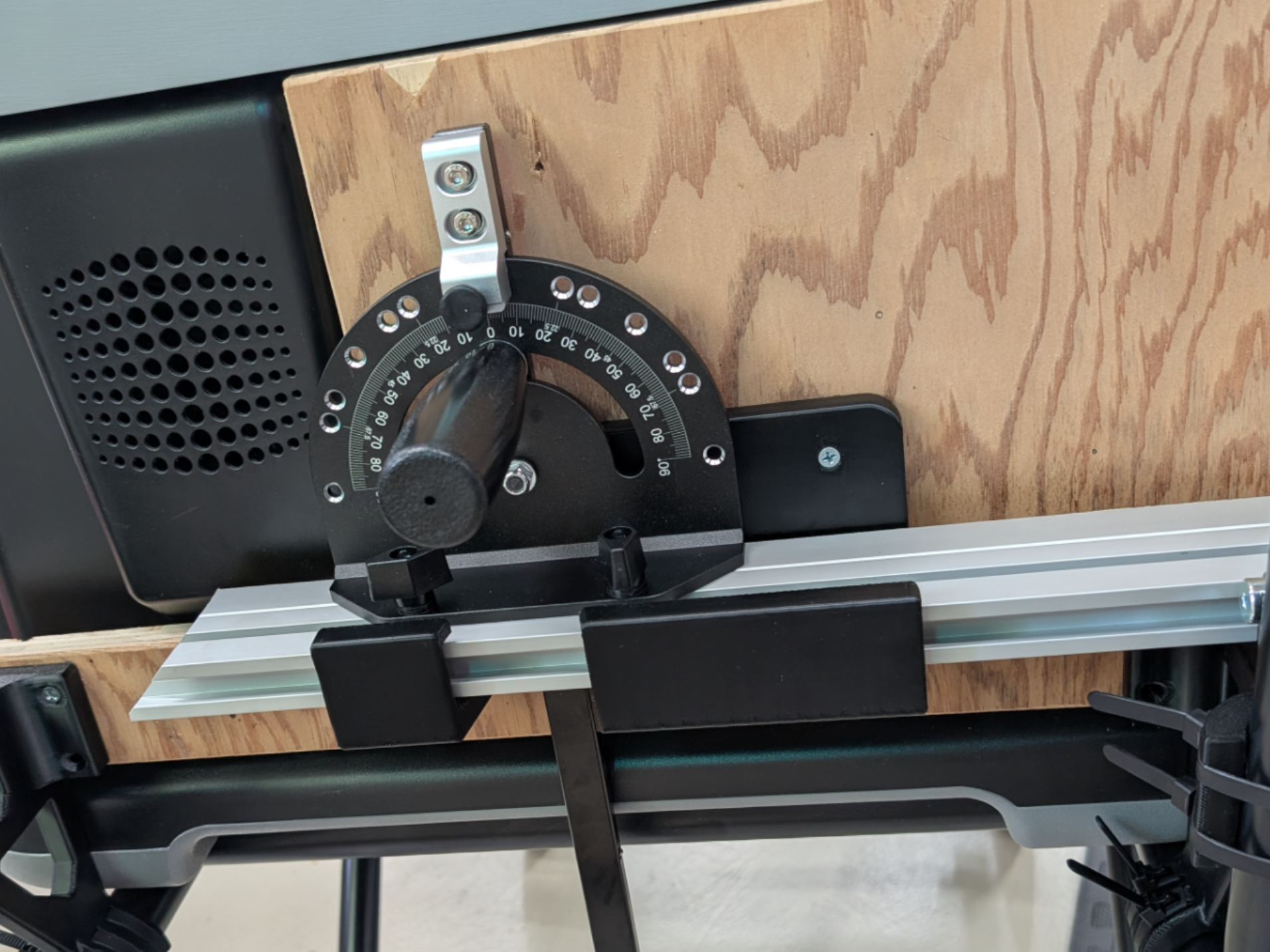 Wall Mount For Table Saw Miter Gauge