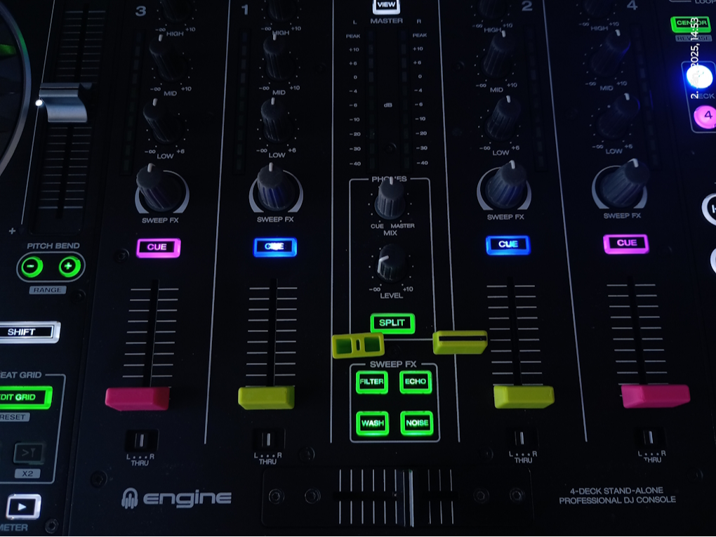 Personalised fader buttons for Denon DJ Prime 4