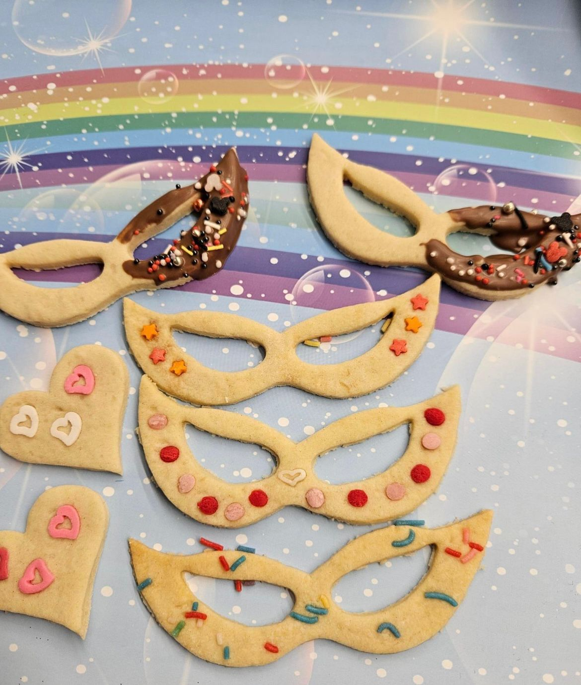 Mask cookie cutter