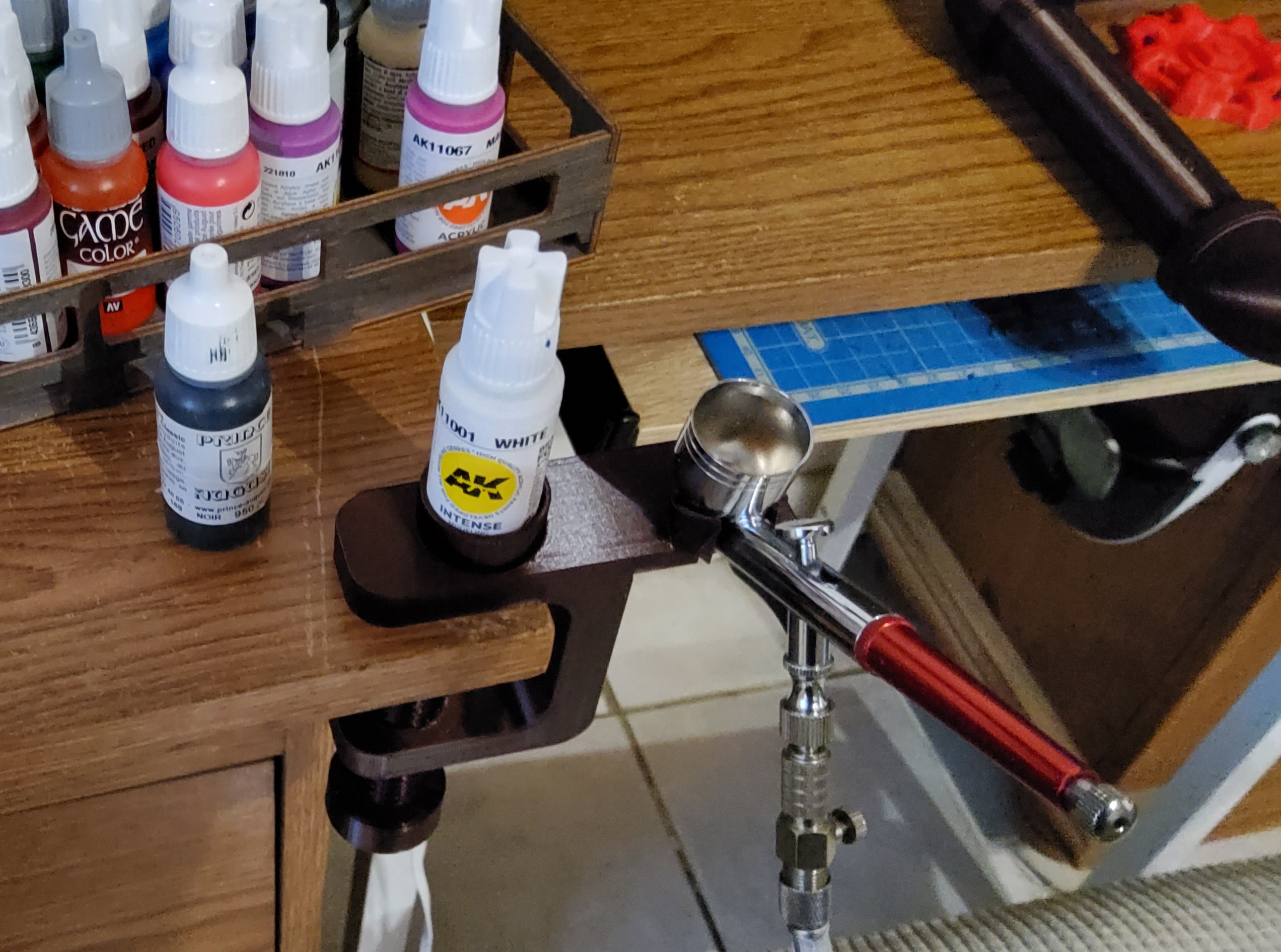 airbrush and paint pot  holder table clamp
