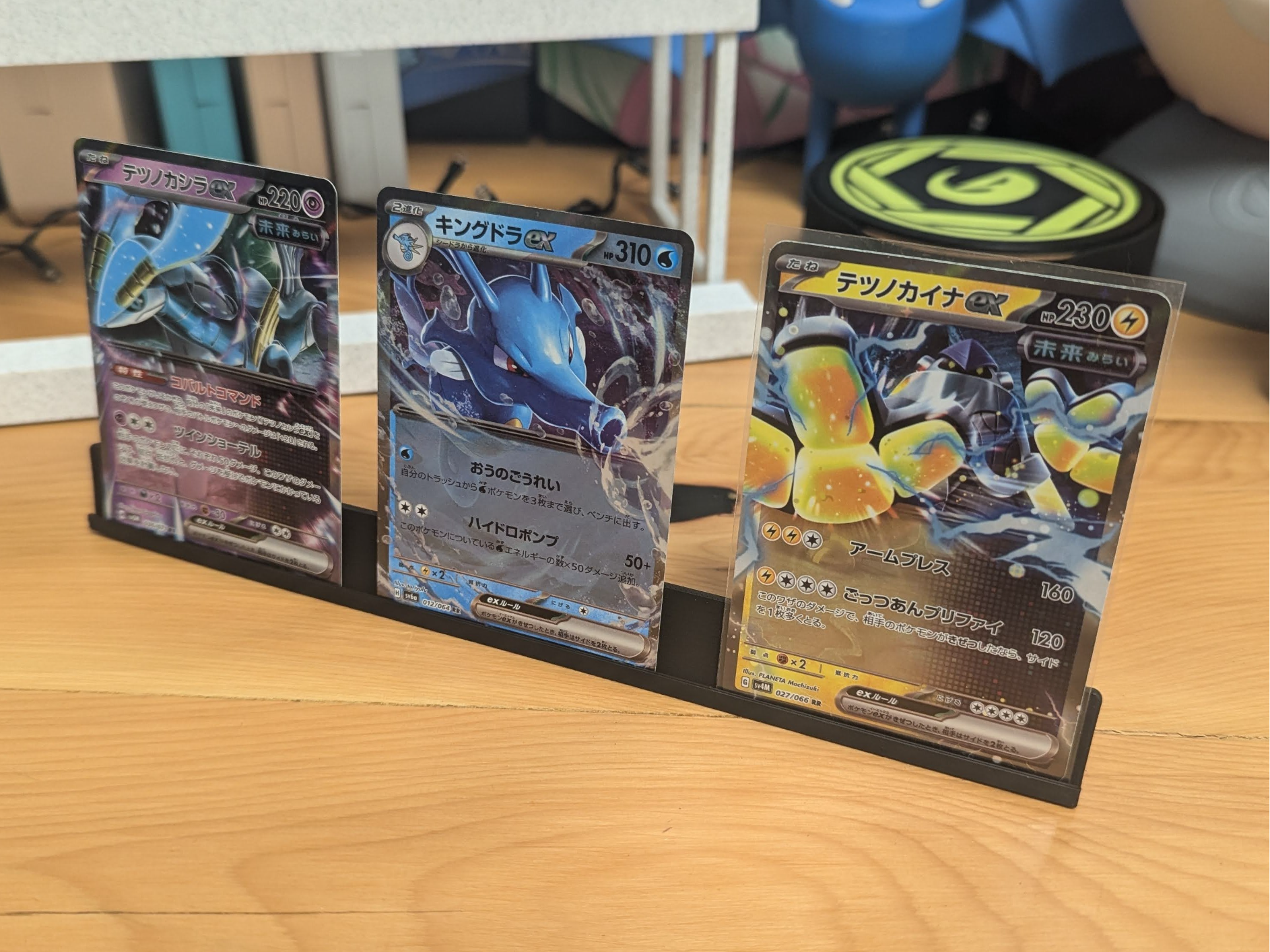 Multi-Card Pokemon Stand – 3 & 5-Card Variants