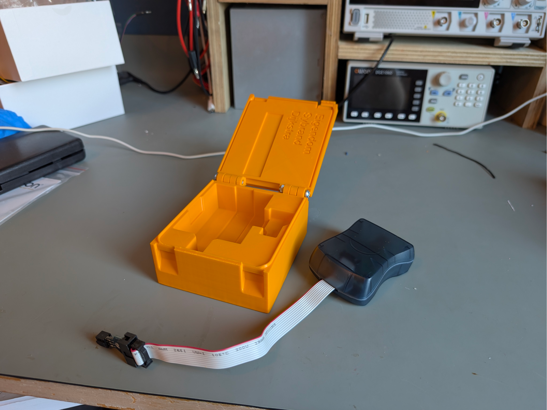 box for the AVRISP mkII programmer