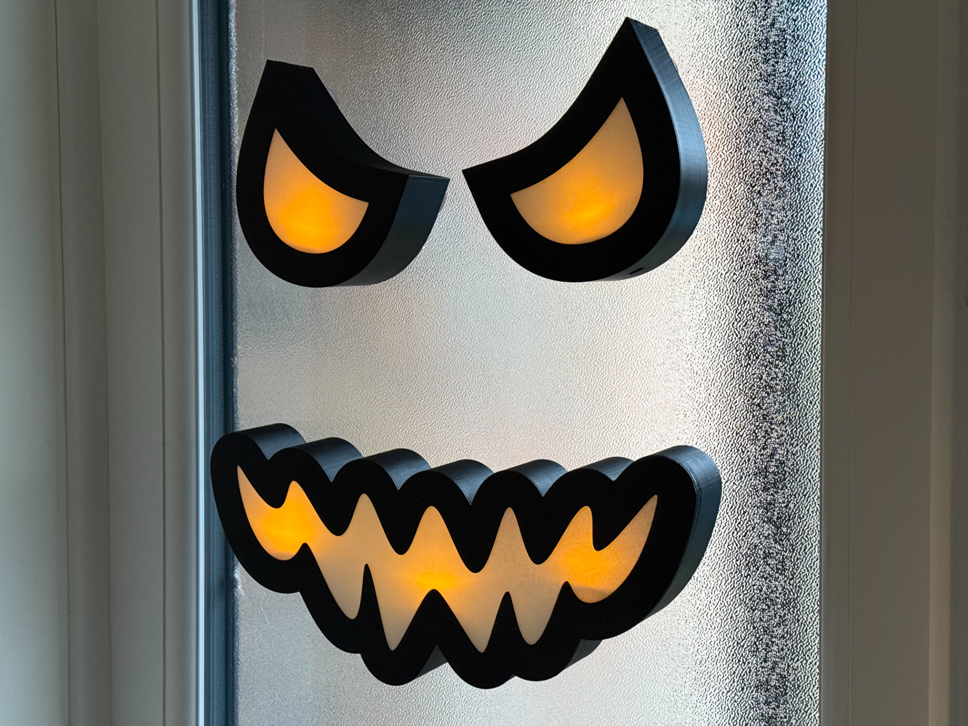 Scary Face for windows or trees (Tea Light Lit)