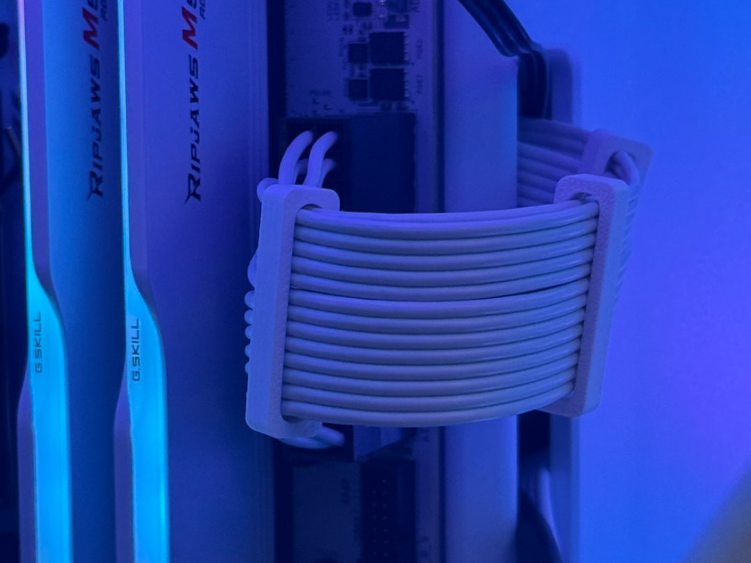 Cable clip (motherboard)