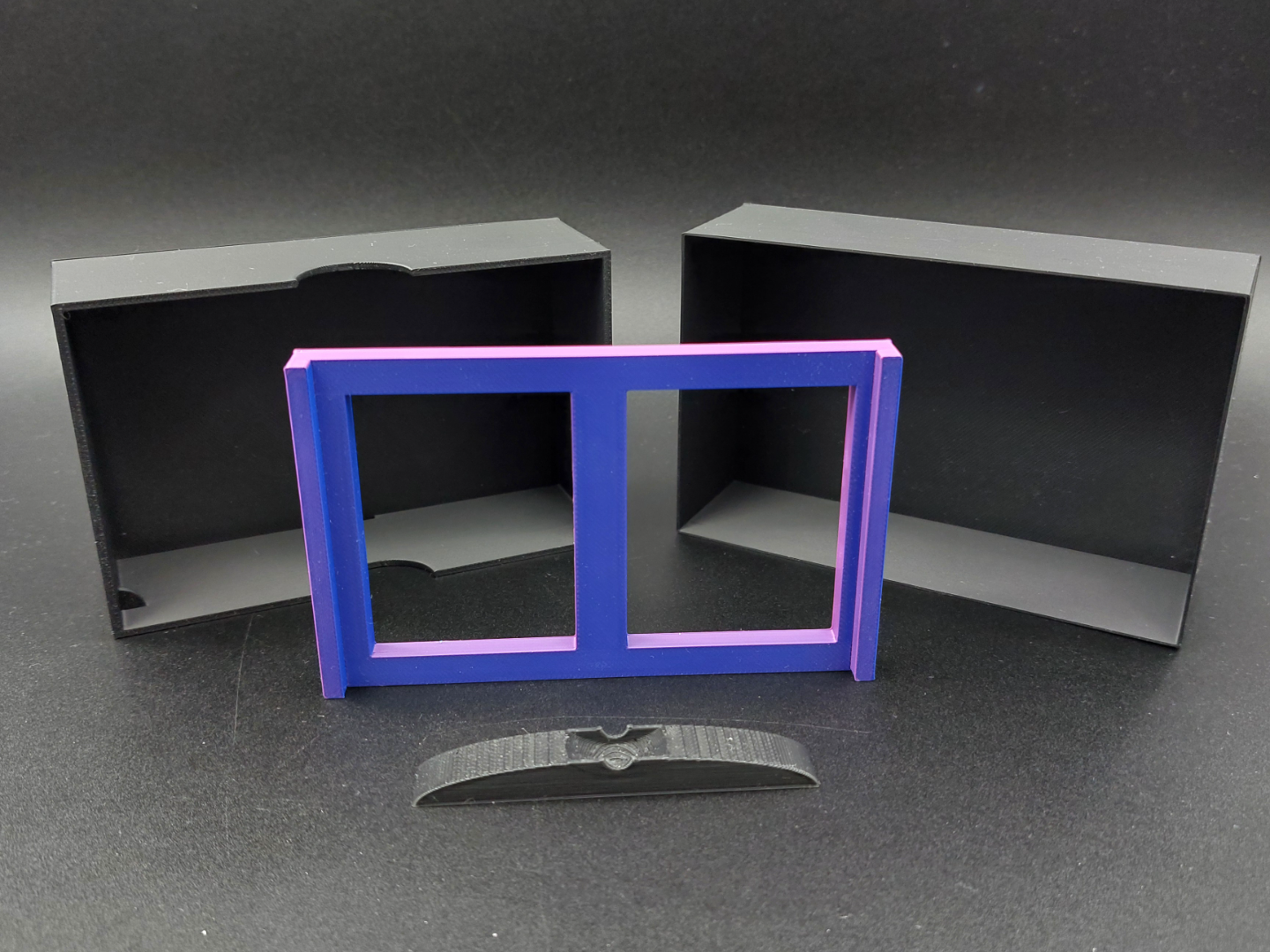 Box für 2 Miniaturen mit Kartenhalten