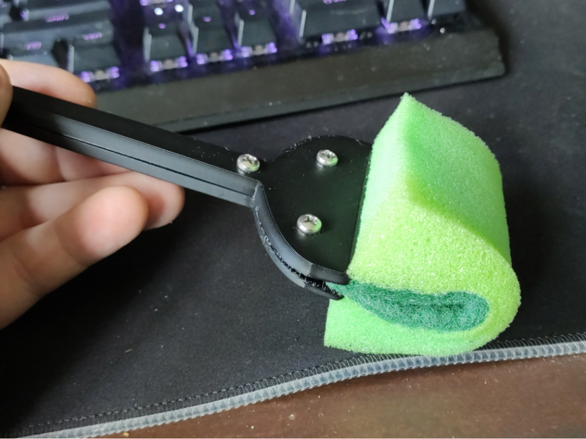 Varnish applicator/ Paint brush / Scraper