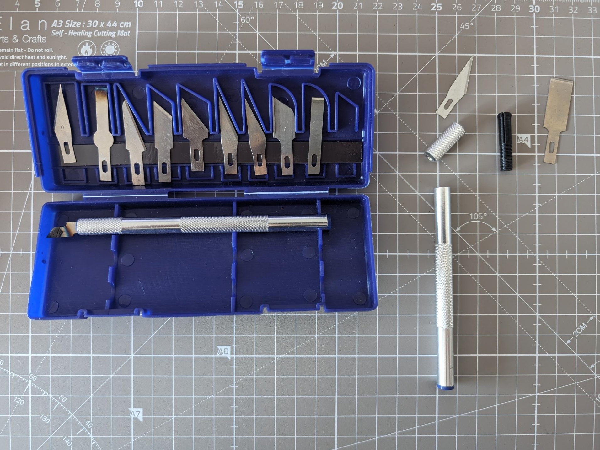 Generic carving knife plastic insert replacement