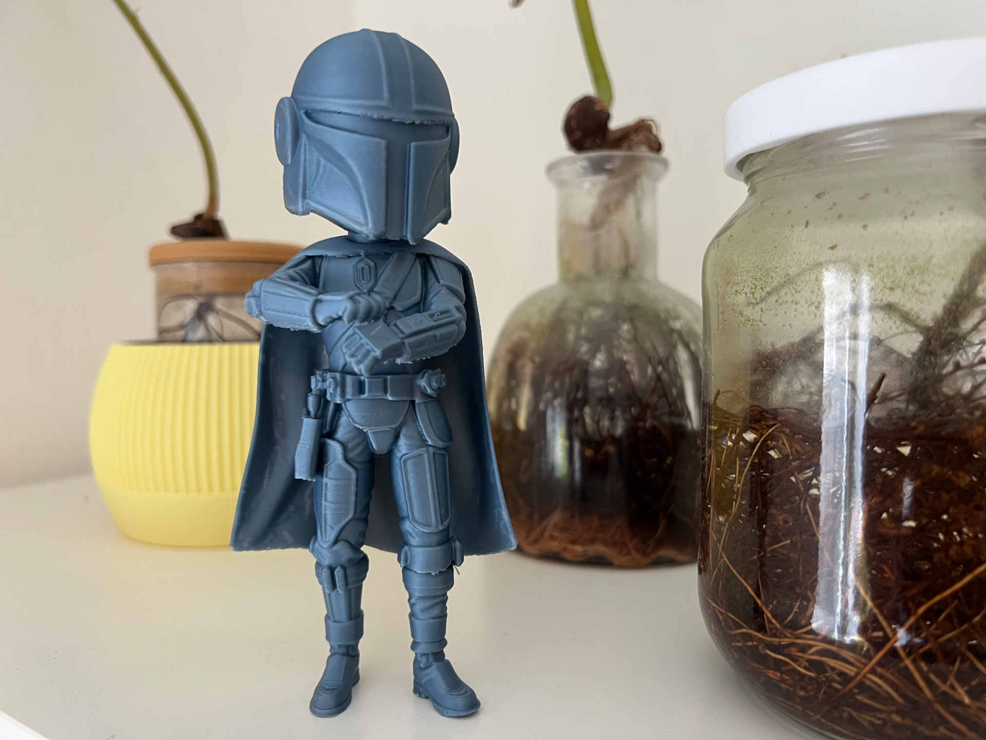 Sci-Fi Kopfgeldjäger Sammlerfigur im Chibi-Look