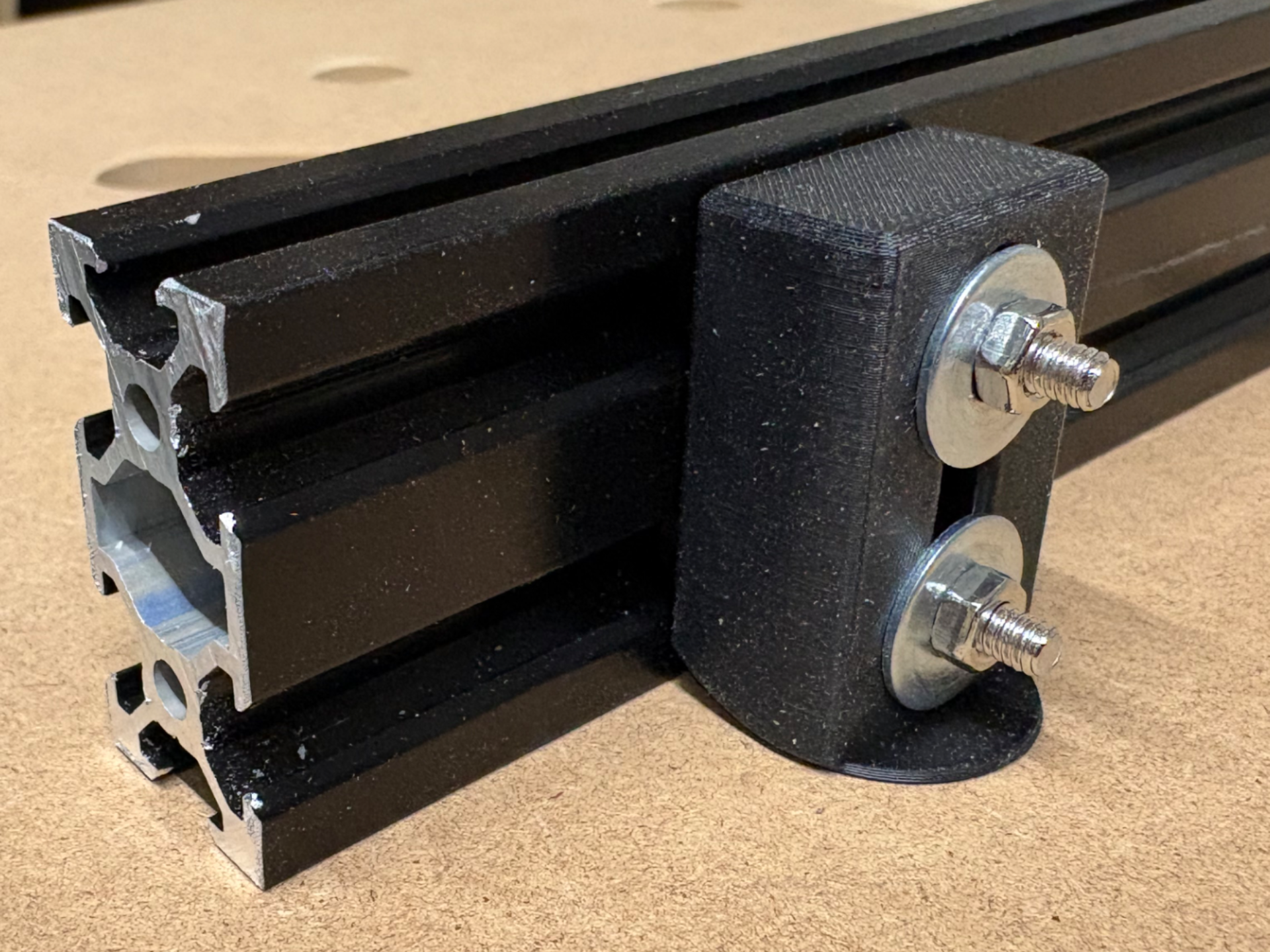 Benchdog Holder for 2040 Profile
