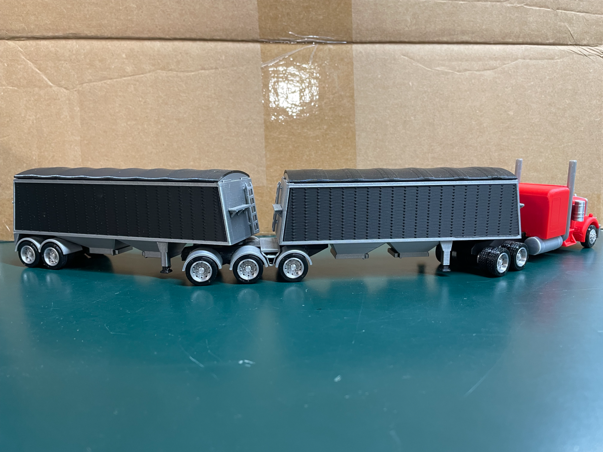 1/64 Scale Super B Grain Trailer