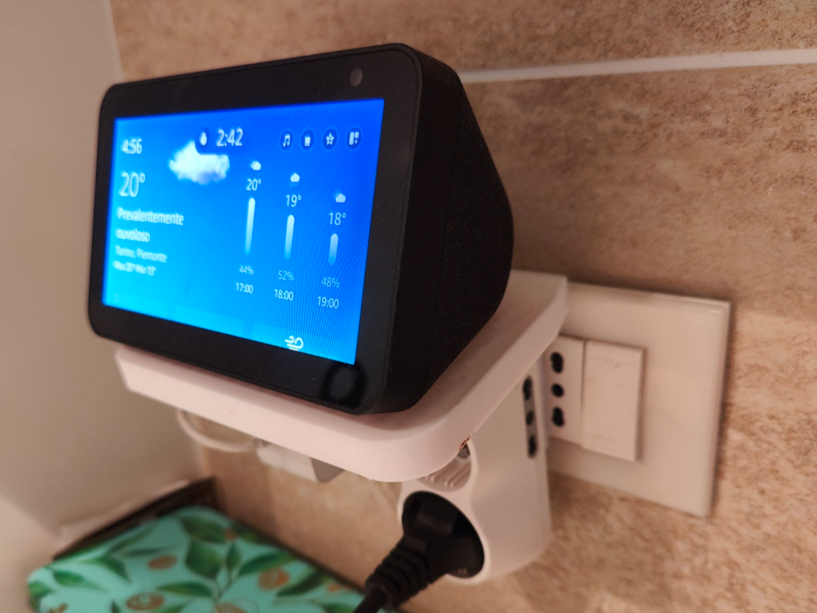 Alexa Echo Show 5 Outlet Shelf