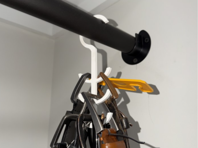 Strong and cheap belt hanger. Only 10 Grams
