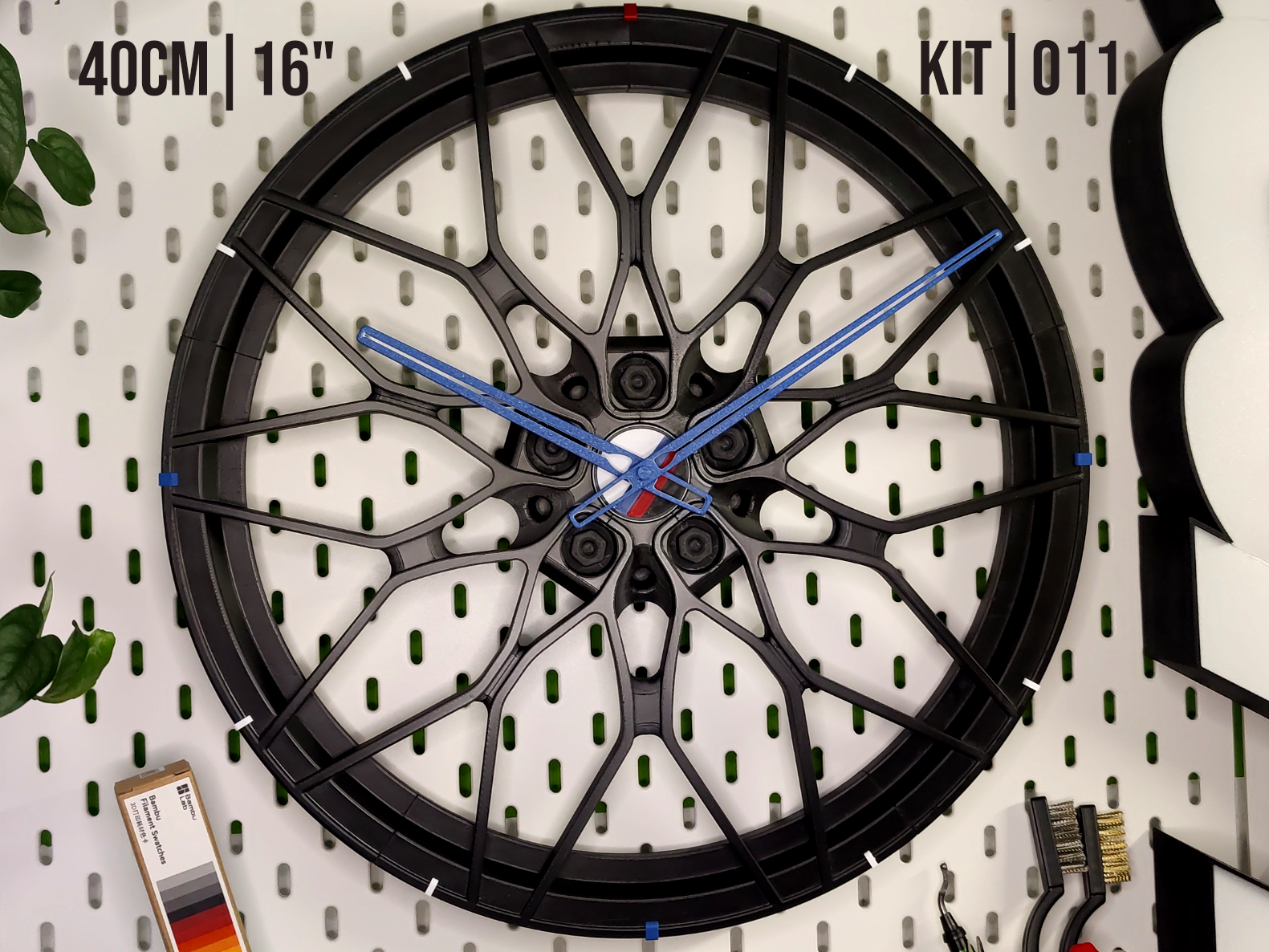Sportwagen "Bavarian muscle" Felgen-Wanduhr