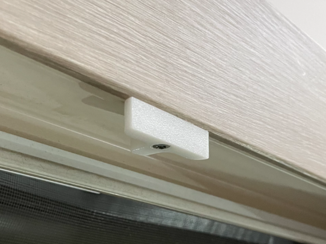 PVC window closing