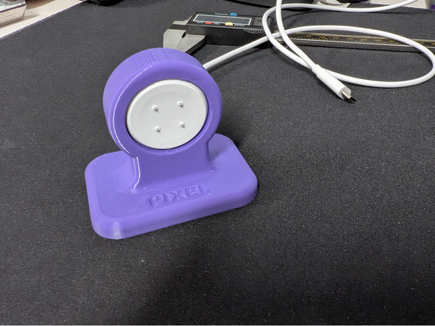 Pixel Watch 3 Stand with removal hole
