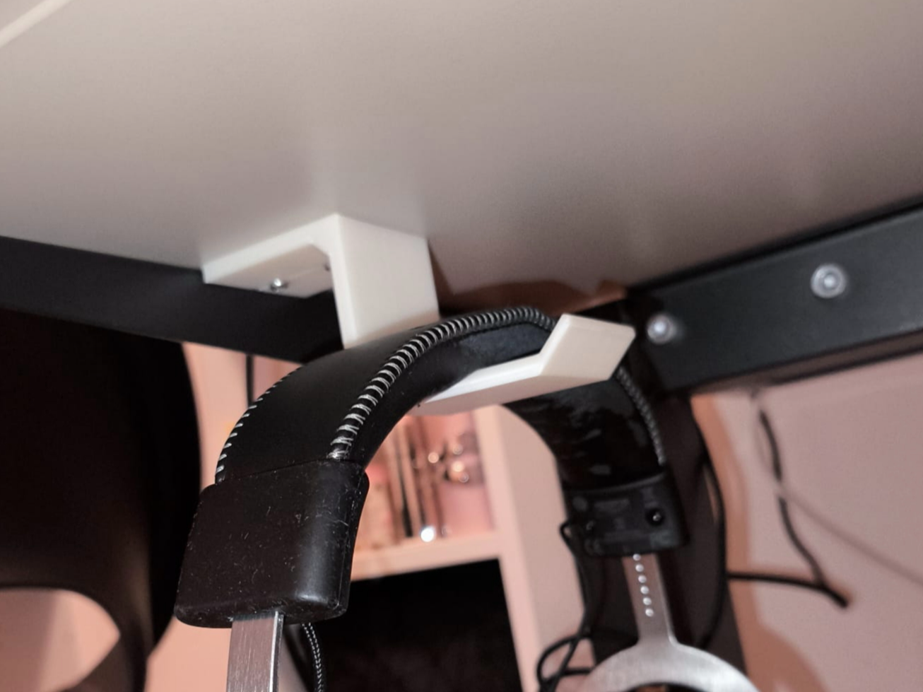 Headphones hook