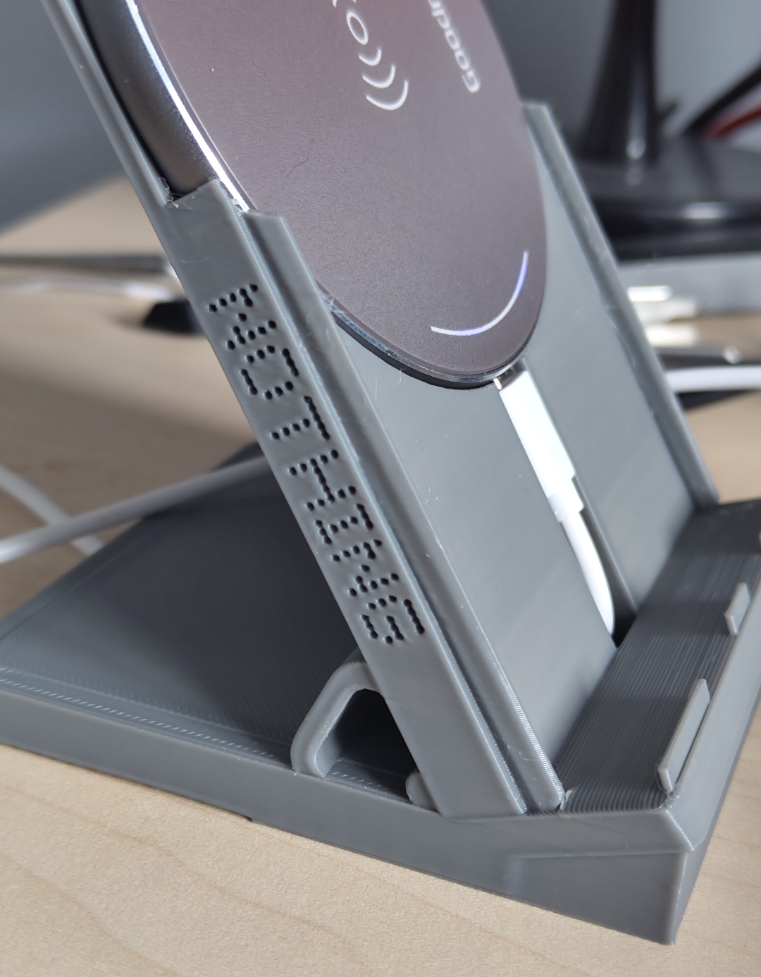 Nothing Phone 1 wireless stand with earstick stand