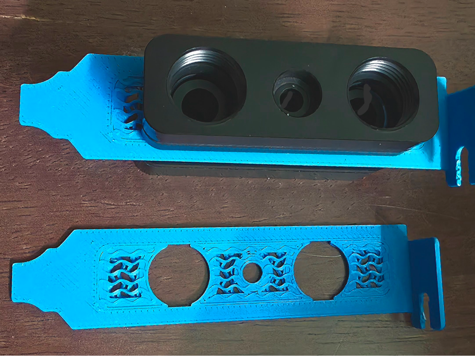 Mesh PCI brackets for Barrow Slot Pass-Thru G1/4
