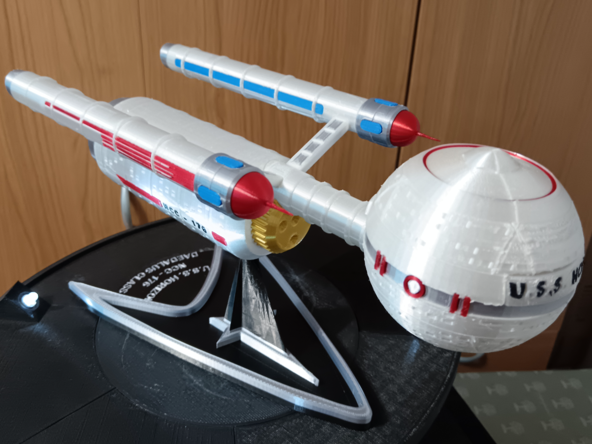 USS HORIZON NCC-176 DAEDALUS CLASS