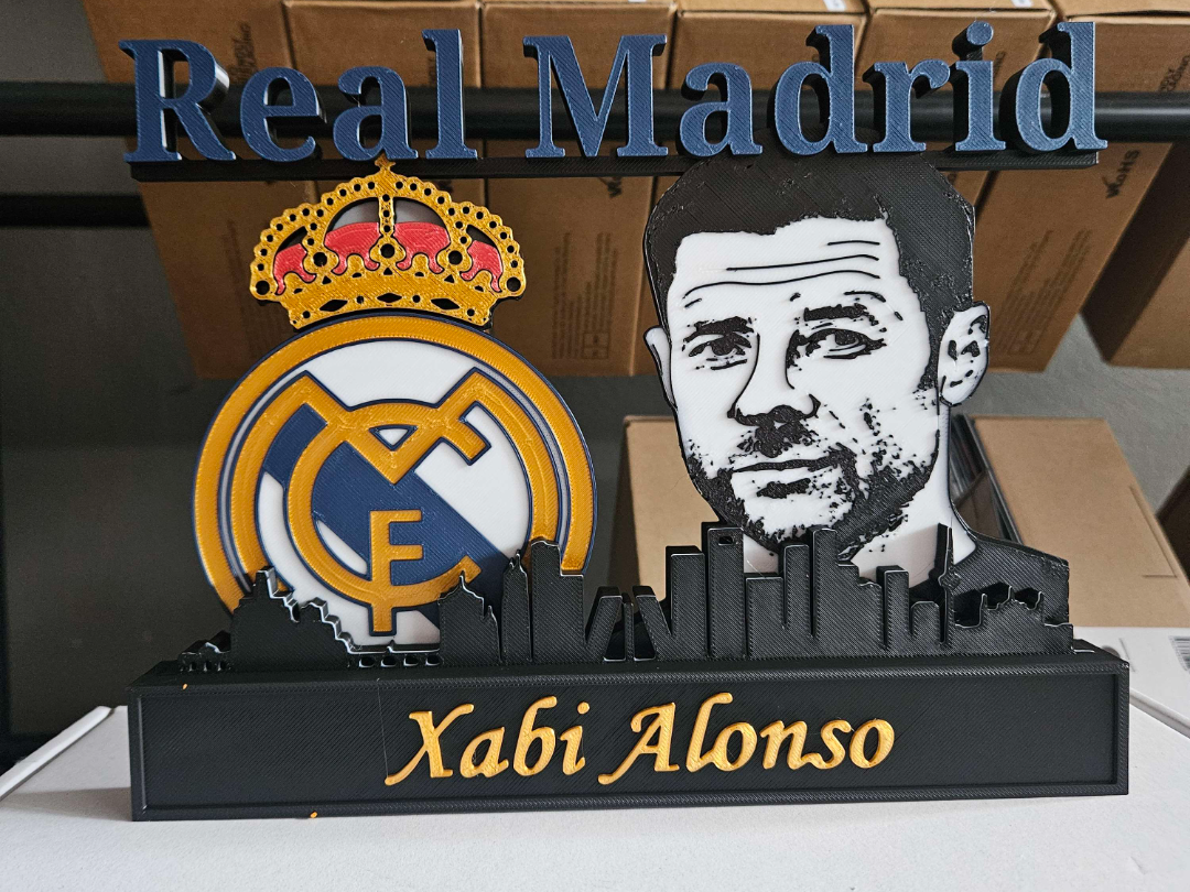 Real madrid Xabi Alonso skyline La Liga