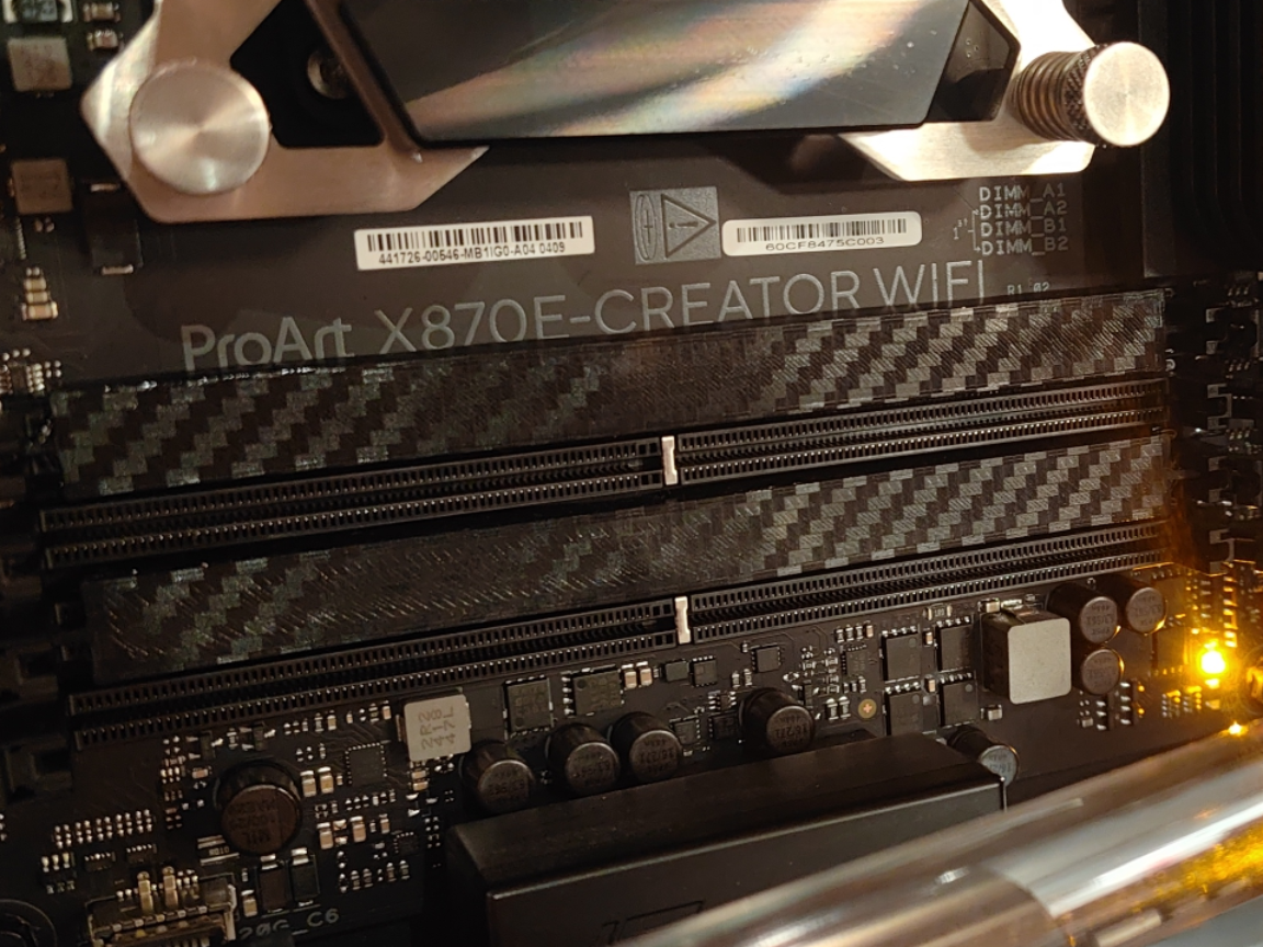 DDR5 RAM slot dust cover