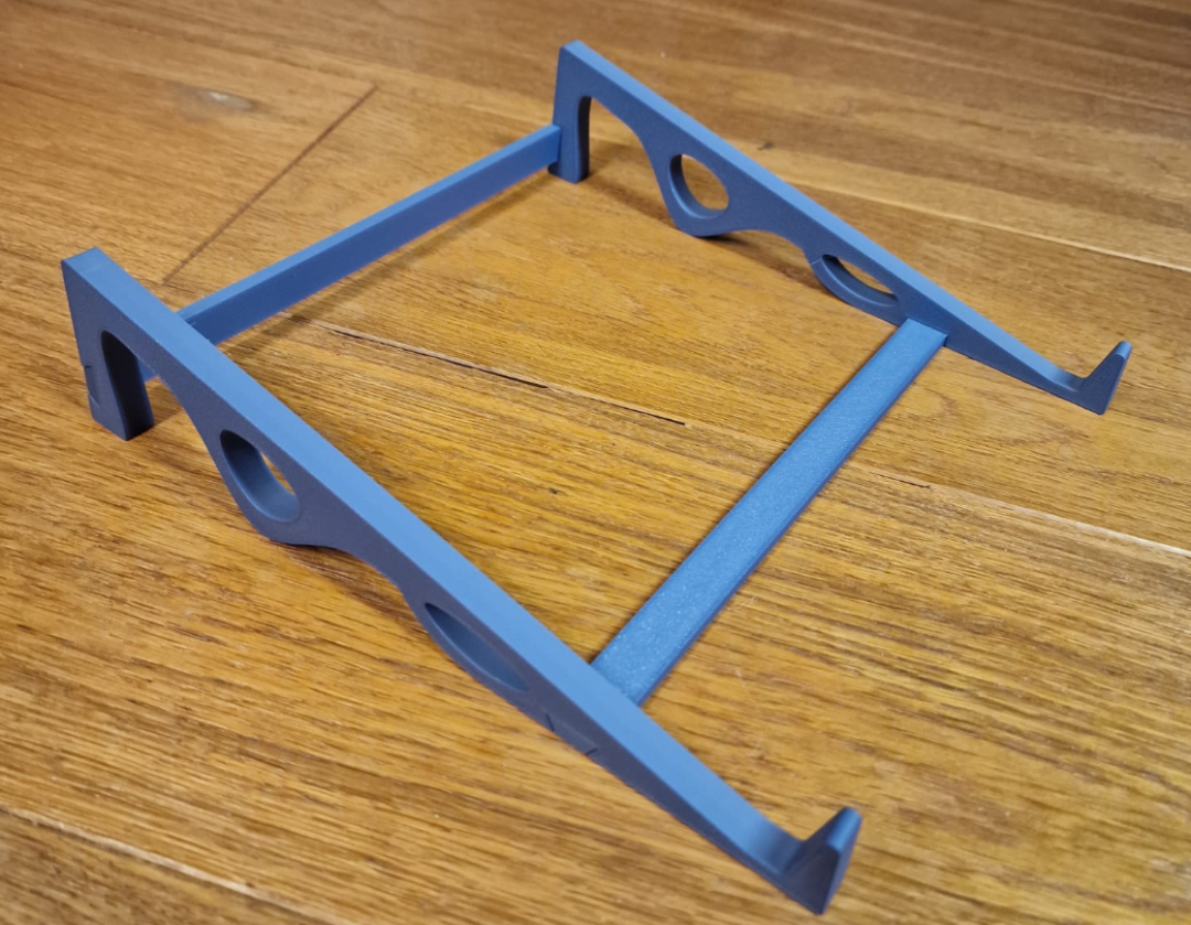 Laptop halter
