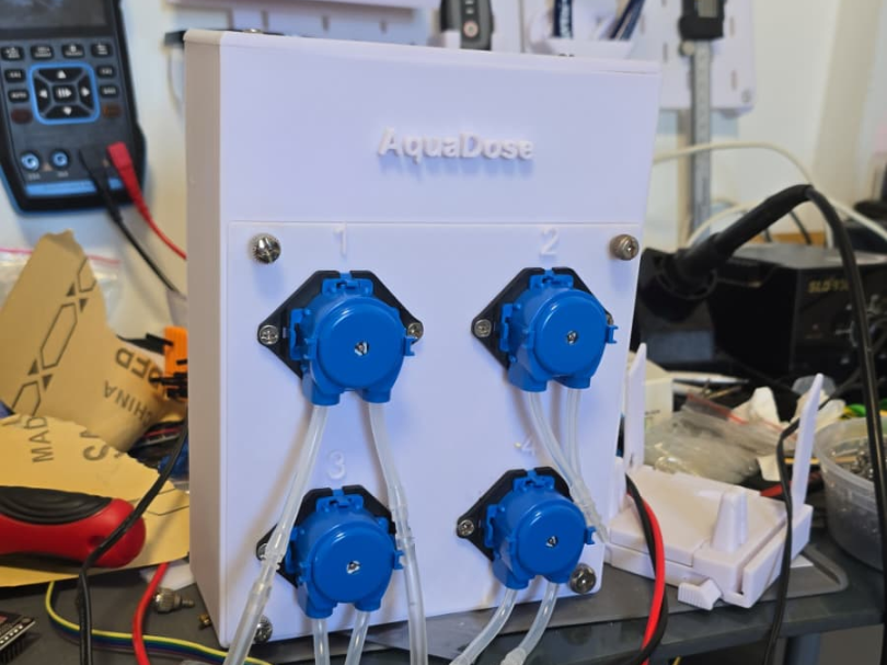 AquaDose 4-Pump Aquarium Dosing Enclosure