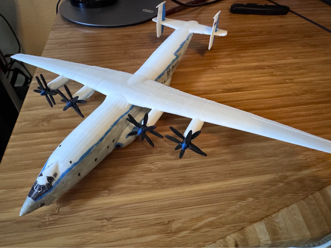 Antonov AN-22 "Antei" 1:200