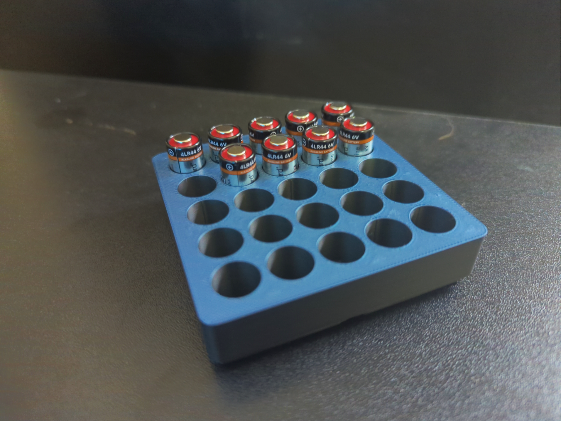 Simple Gridfinity 4LR44 Battery Organizer