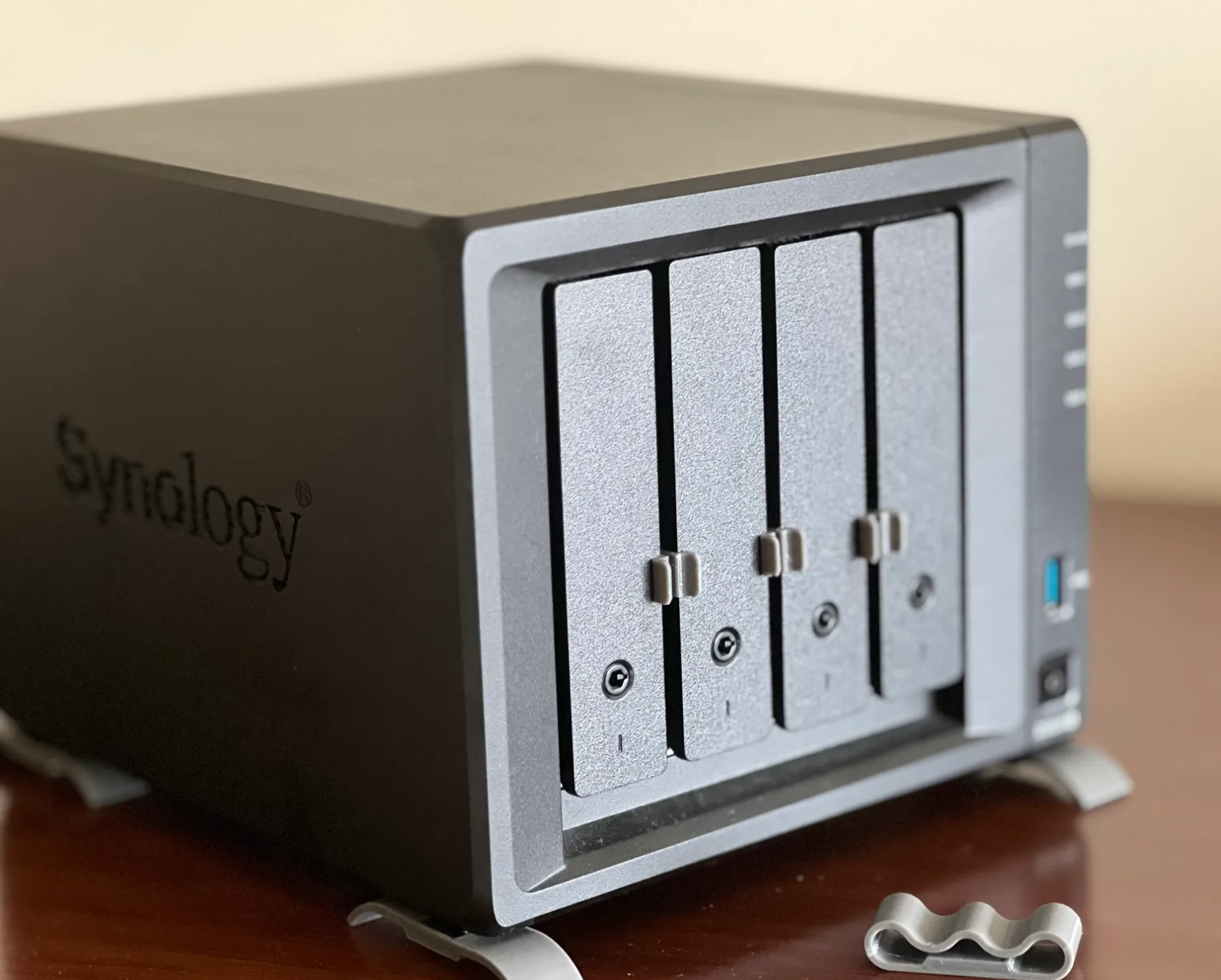 Synology NAS - Rattling noise suppression
