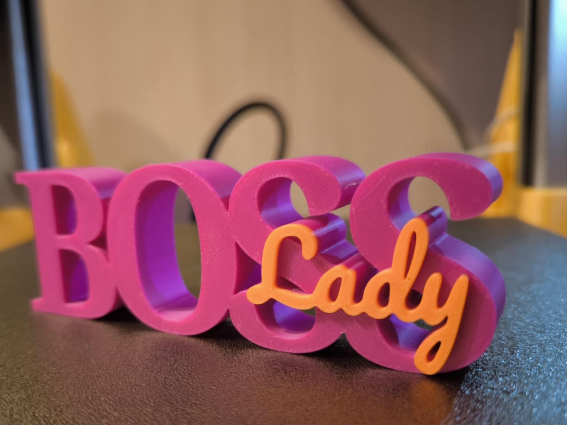BOSS Lady Desk Deco