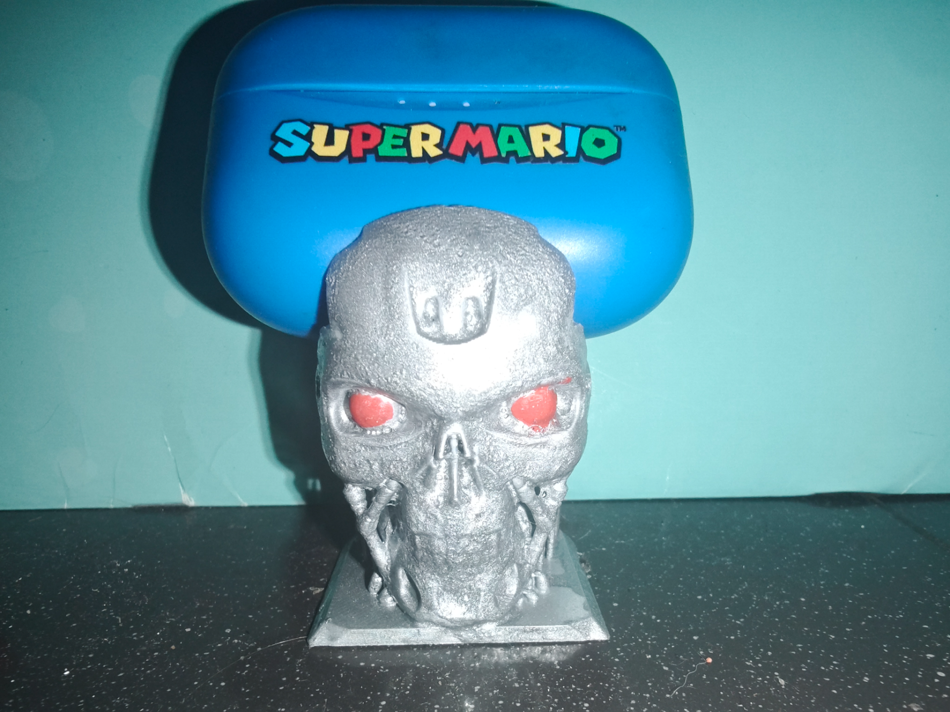 Terminator T800 earpods holder